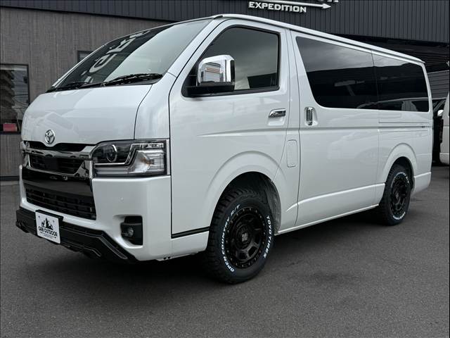 Toyota Hiace Van 12