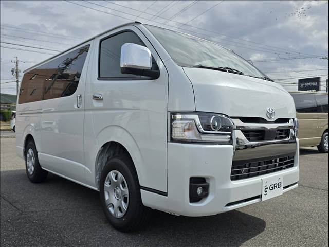 Toyota Hiace Van 11