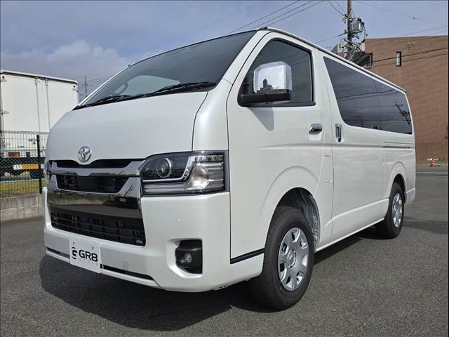 Toyota Hiace Van 12
