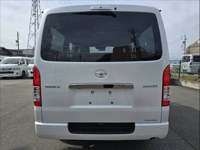Toyota Hiace Van 3