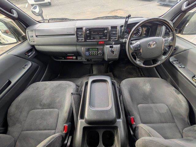 Toyota Hiace Van 3