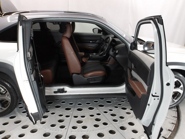 Mazda MX-30 11