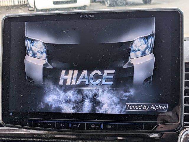 Toyota Hiace Van 4