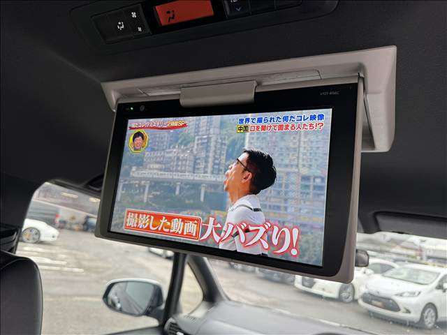 Toyota Voxy 5