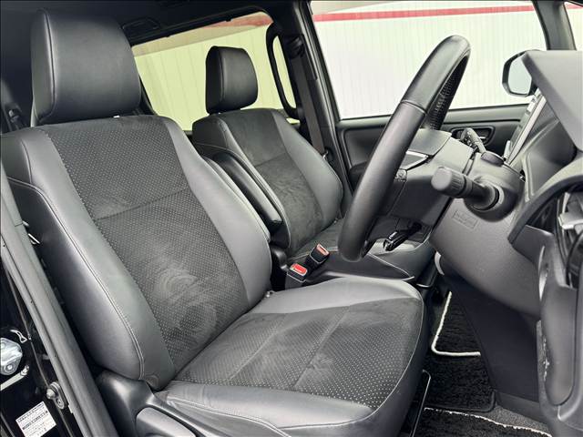 Toyota Voxy 7
