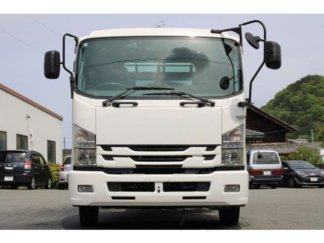 Isuzu Forward 2
