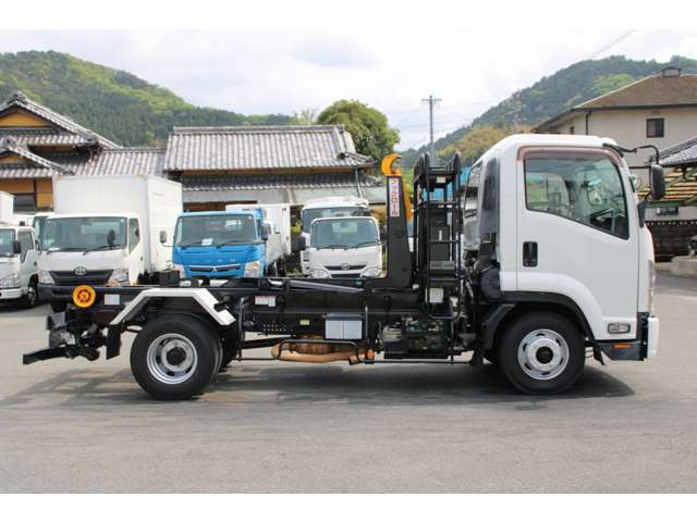 Isuzu Forward 9