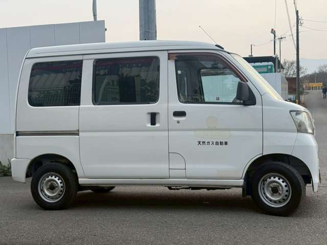 Daihatsu Hijet Cargo 4