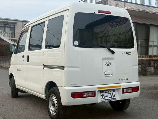 Daihatsu Hijet Cargo 6