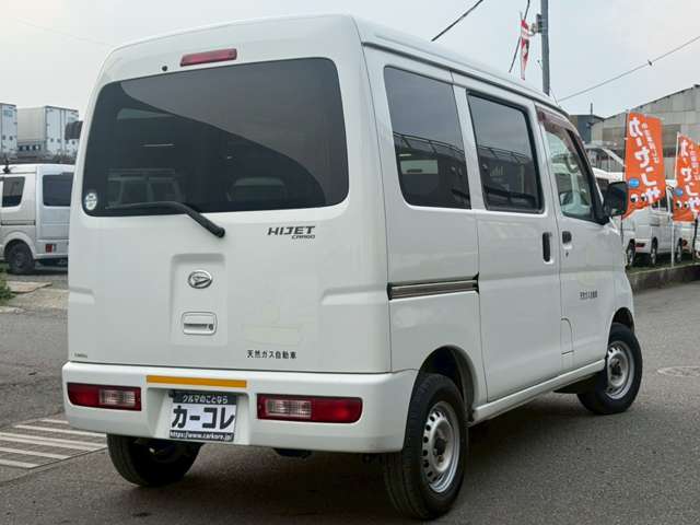 Daihatsu Hijet Cargo 8