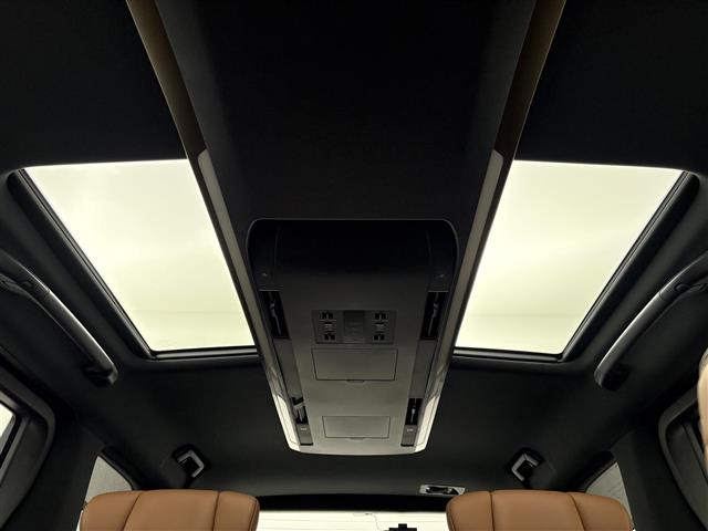 Toyota Vellfire 6