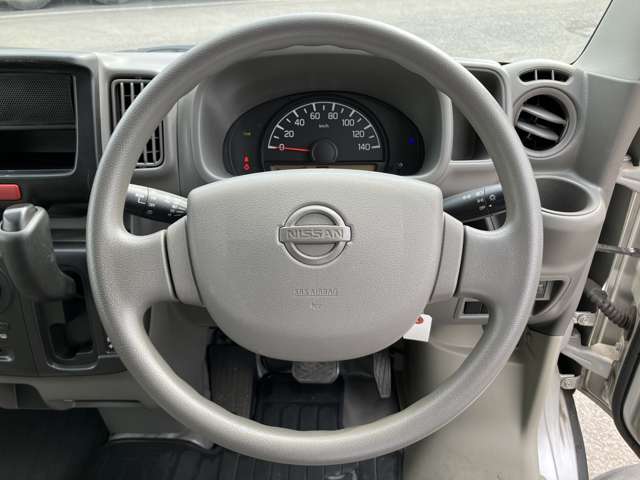 Nissan NV100 Clipper 12