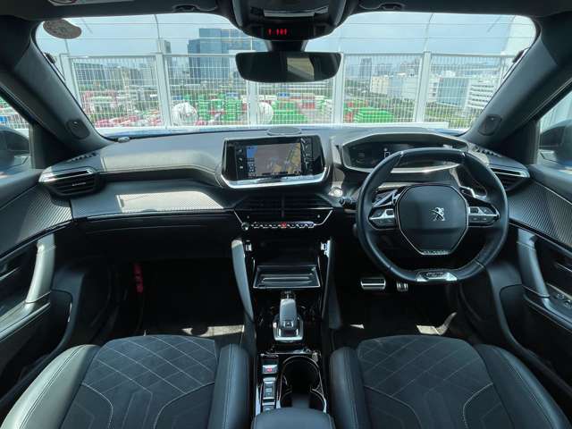 Peugeot SUV 2008 6
