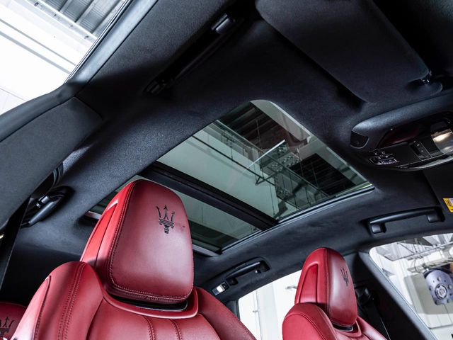 Maserati Levante 5