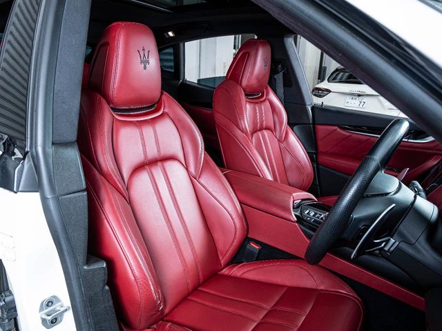 Maserati Levante 10