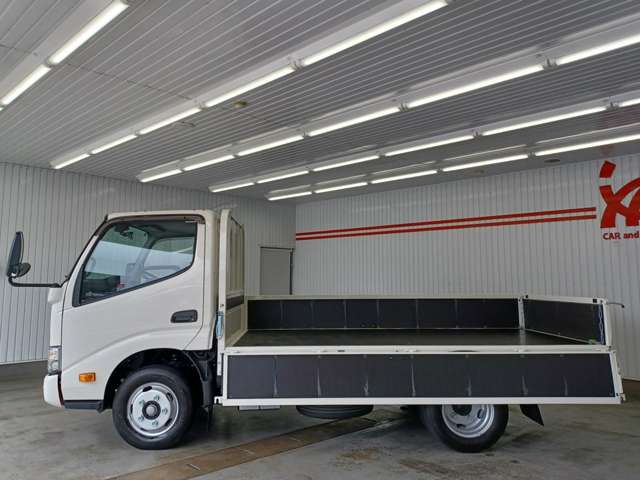 Hino Dutro 8