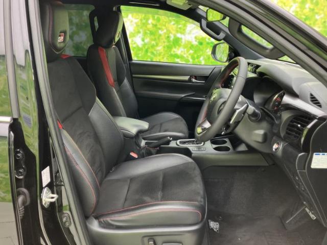 Toyota Hilux 2