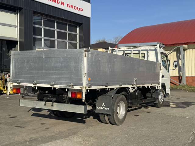 Mitsubishi Fuso Canter 9