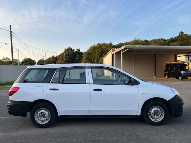 Nissan AD 3