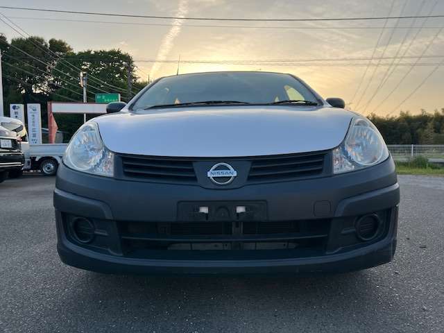Nissan AD 4