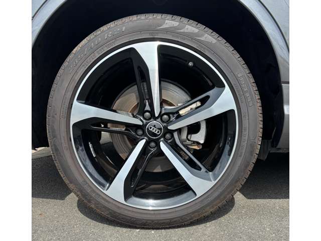 Audi Q7 8