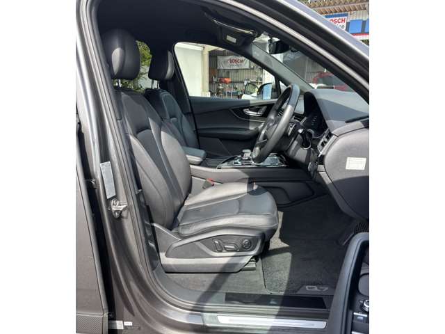 Audi Q7 10