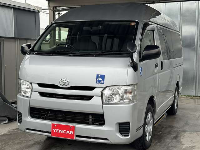 Toyota Hiace Van 11