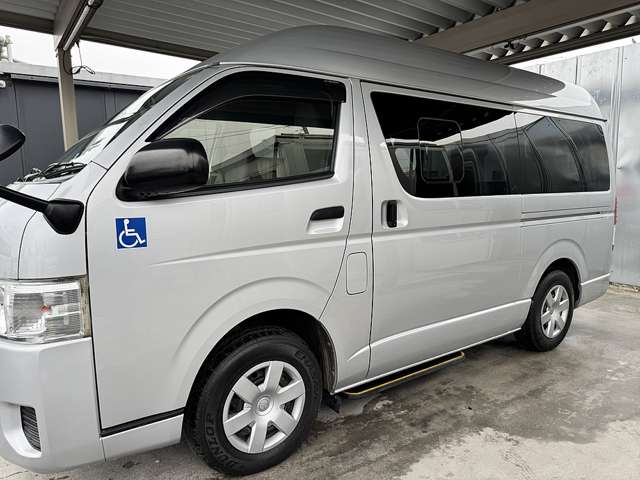 Toyota Hiace Van 12
