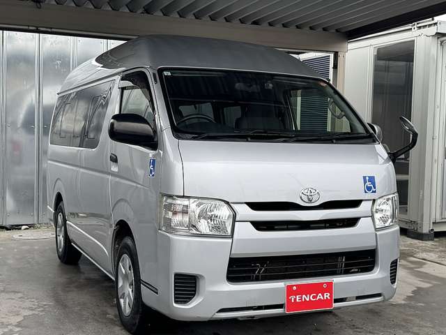 Toyota Hiace Van 7