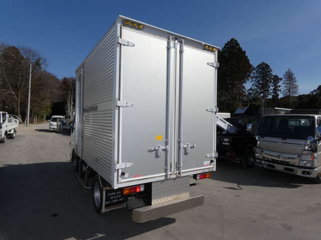 Mitsubishi Fuso Canter 9