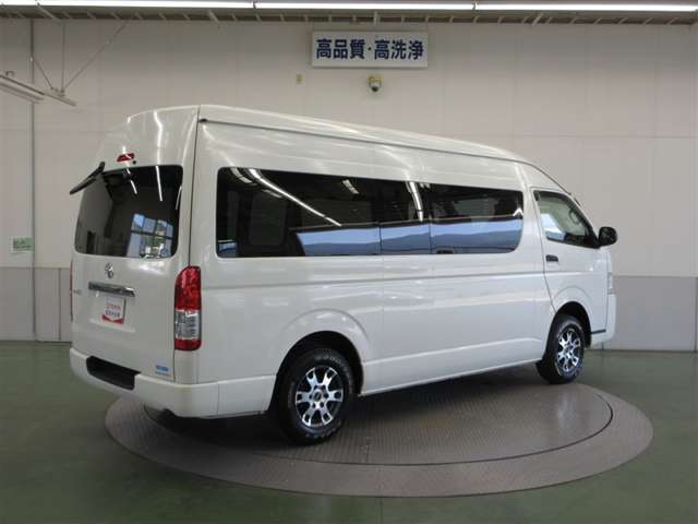 Toyota Regius Ace 8