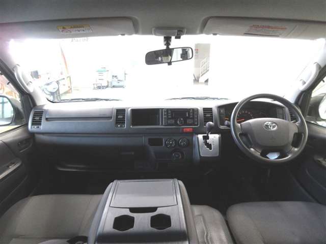 Toyota Regius Ace 10