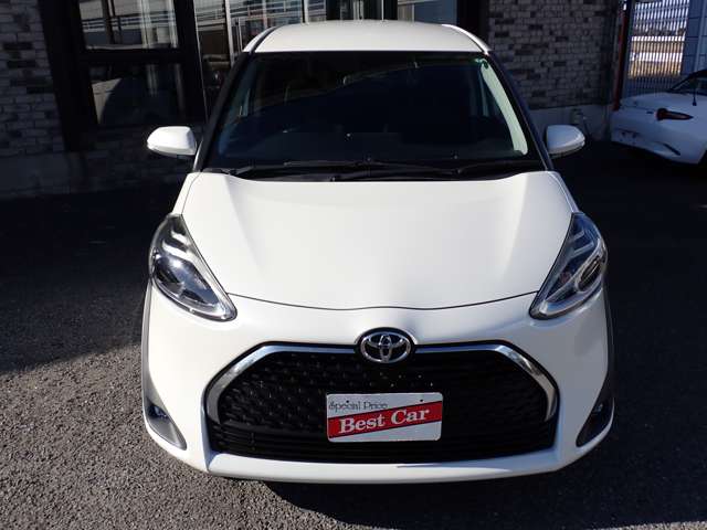 Toyota Sienta 2
