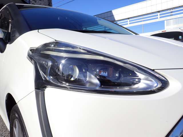 Toyota Sienta 7