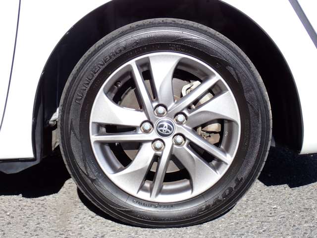 Toyota Sienta 9