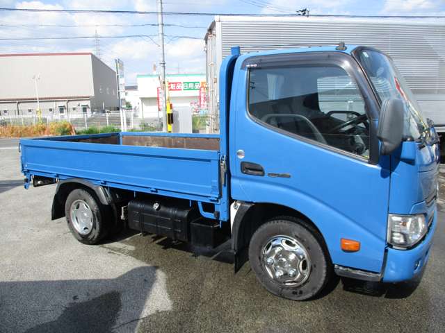 Hino Dutro 8