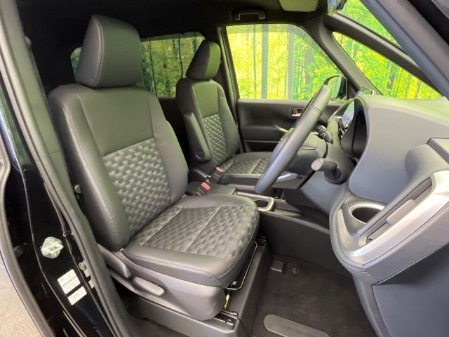 Toyota Voxy 9