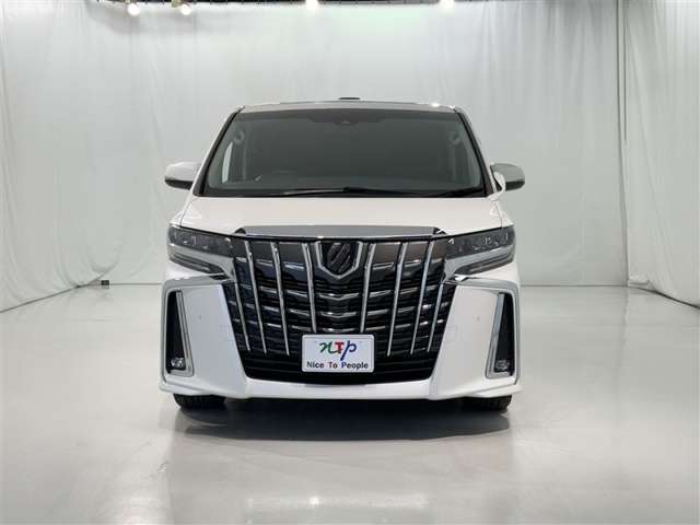 Toyota Alphard 4