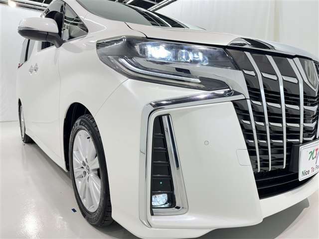 Toyota Alphard 8