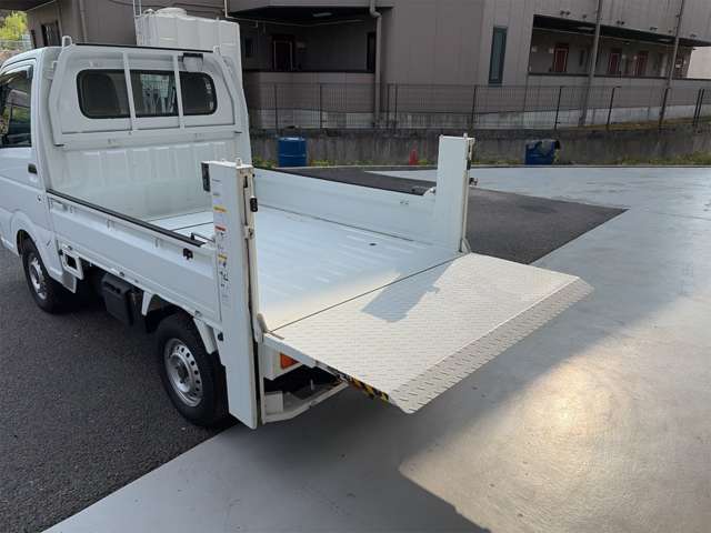Nissan NT100 Clipper 3