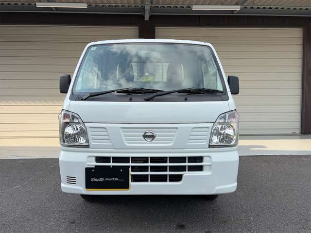 Nissan NT100 Clipper 8