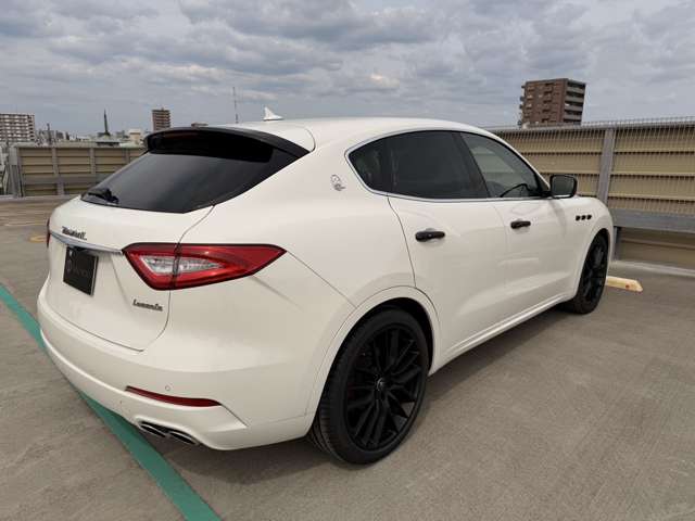 Maserati Levante 11