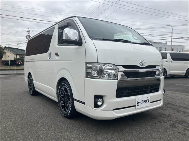 Toyota Hiace Van 5