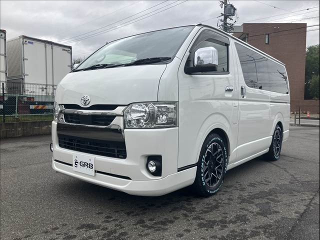 Toyota Hiace Van 6