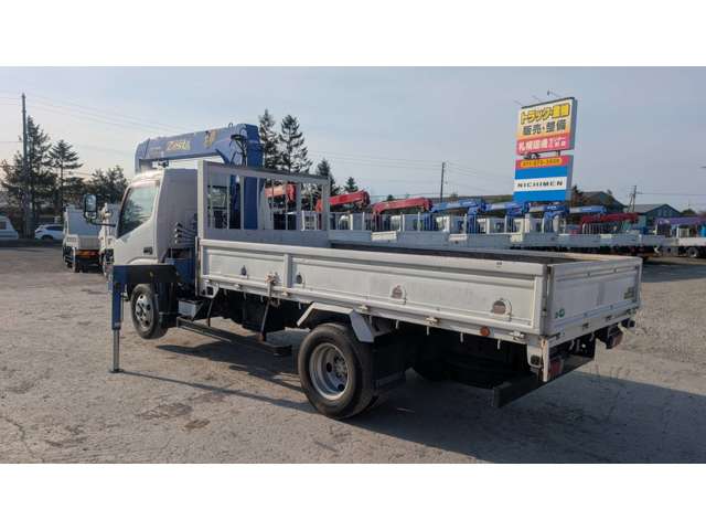Hino Dutro 7