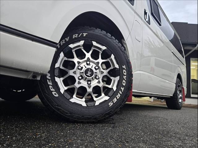 Toyota Hiace Van 6