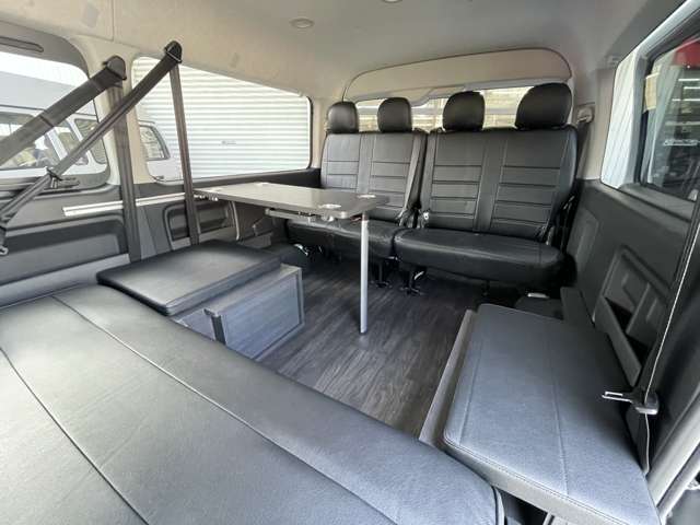 Toyota Hiace 6