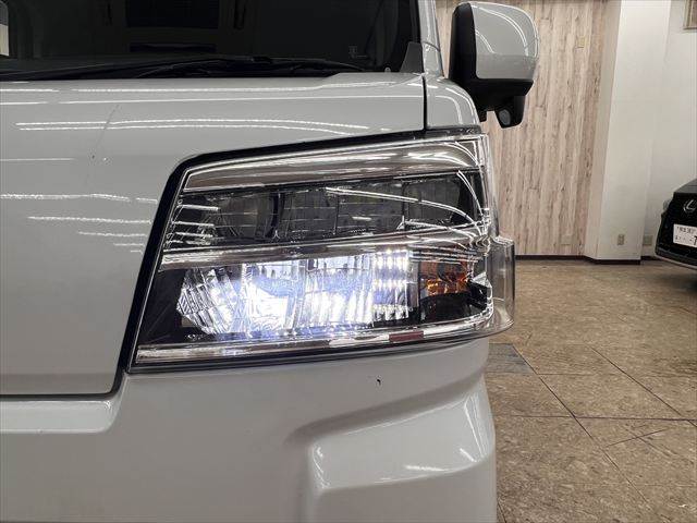 Toyota Pixis Van 8