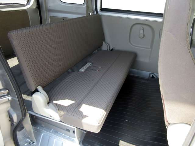Nissan NV100 Clipper 11