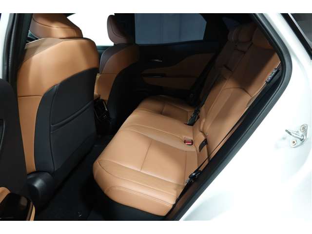Toyota Crown Sport 7